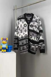 Picture of Louis Vuitton Sweaters _SKULVM-2XLxetrMO746585